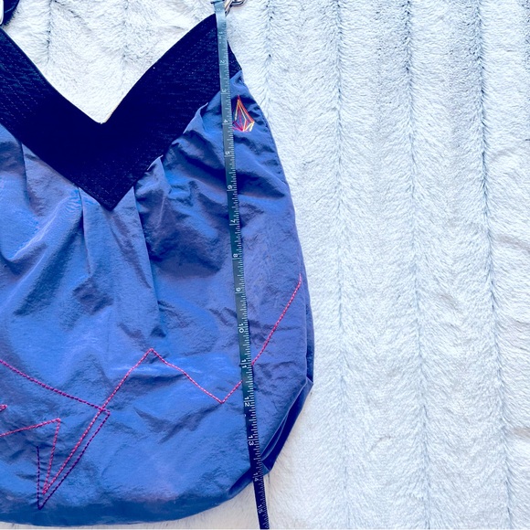 Volcom purse - Picture 6 of 9